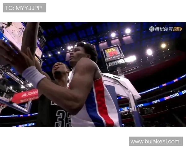 克拉克斯顿今日表现出色11投8中贡献19分7篮板5助攻3盖帽助球队获胜 克拉克斯顿今日表现出色11投8中贡献19分7篮板5助攻3盖帽助球队获胜