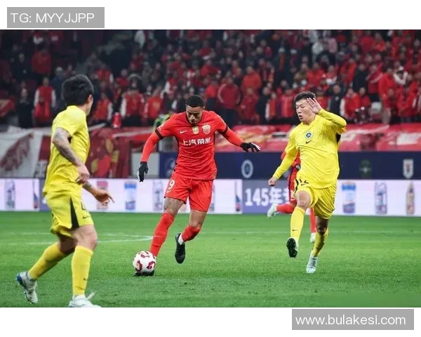 中超前四强如同连环车祸争冠悬念依旧引人关注