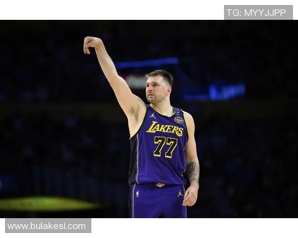 吉莱斯皮称湖人实力强大东契奇缺阵也能依靠其他球员表现