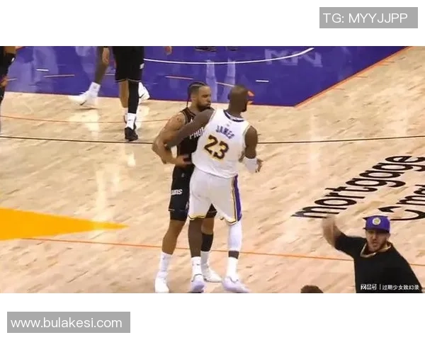 斯玛特调侃热火替补席遭裁判技术犯规引发热议