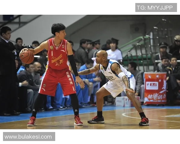 球队训练营展现出卓越防守与灵活无球进攻的新策略 球队训练营展现出卓越防守与灵活无球进攻的新策略