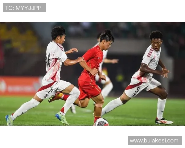 禁区内明显犯规帅惟浩遭无视球员集体抗议引发争议