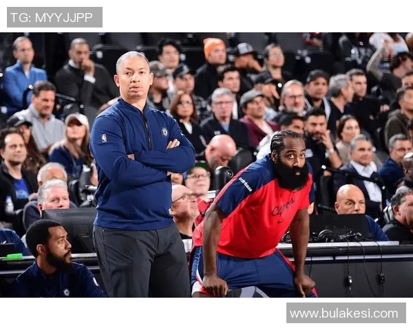 卢指导期待比尔复出对阵勇士若保持恢复节奏有望周六回归